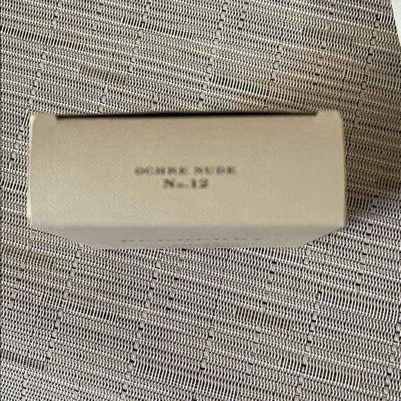 Burberry Natural Glow Foundation - Picture 3 of 4